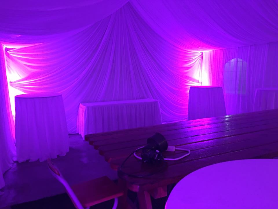 Tent/Canopy 10x with Draping Tent/Canopy 10x with Draping