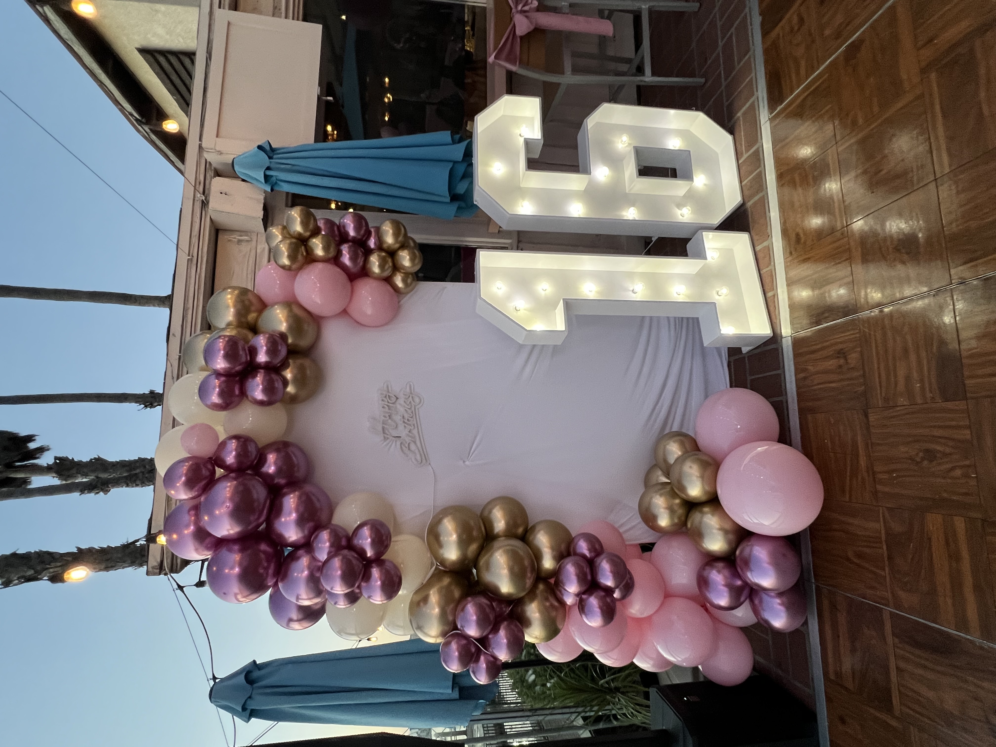 Garland Balloon & Backdrop Garland Balloon & Backdrop